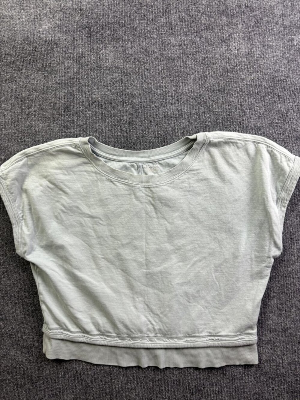 Athleta Shirt Womens Small Green Short Sleeve Cropped Sundown Tee Top Athletic